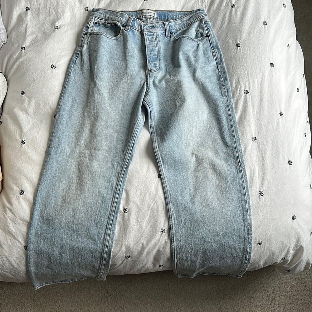 Abercrombie & Fitch The 90s Baggy Low Rise Jeans Light Wash Denim size 29 / 8R